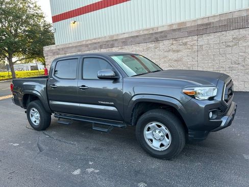 Used 2022 Toyota Tacoma SR5 RWD image 8