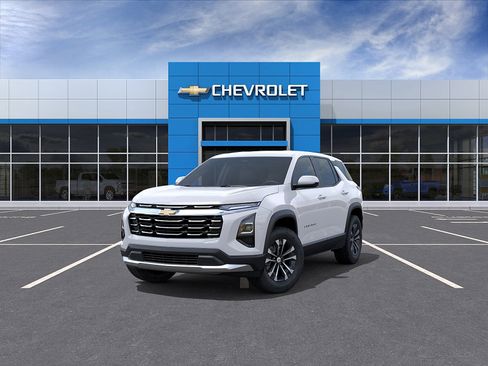 New 2027 Chevrolet Equinox LT w/ Convenience Package II FWD image 8