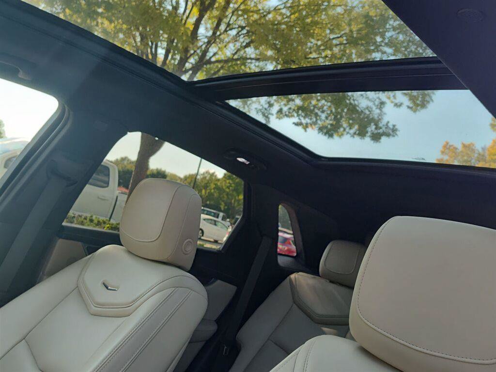 Used 2017 Cadillac XT5 Premium Luxury w/ LPO, Wheel Lock Package FWD image 13