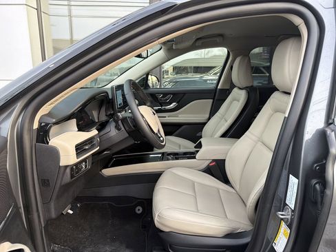 New 2026 Lincoln Corsair Premiere image 5