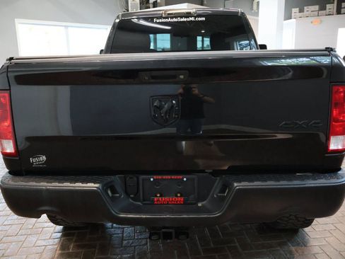 Used 2016 RAM 1500 Express w/ Black Ram 1500 Express Group AWD/4WD image 6