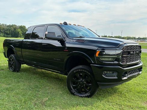 Used 2022 RAM 2500 Limited AWD/4WD image 3