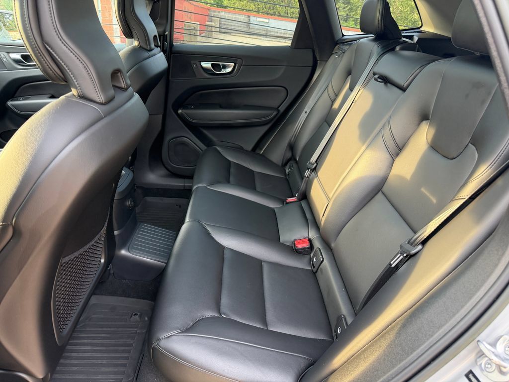 Used 2023 Volvo XC60 T8 Core AWD/4WD image 23