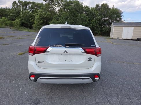 Used 2020 Mitsubishi Outlander AWD image 7