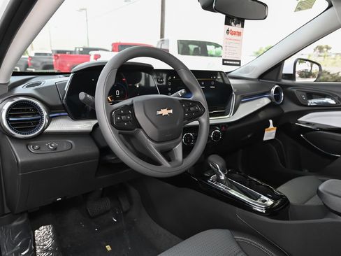 New 2026 Chevrolet Trax LT w/ LPO, Blackout Package image 14