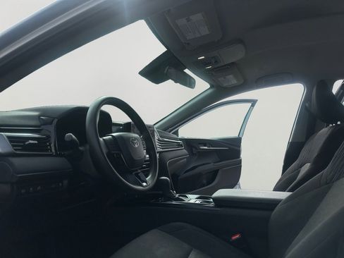 Used 2025 Toyota Camry LE image 9