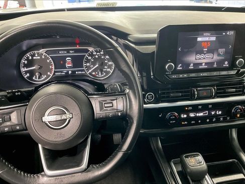 Used 2023 Nissan Pathfinder SV AWD/4WD image 19