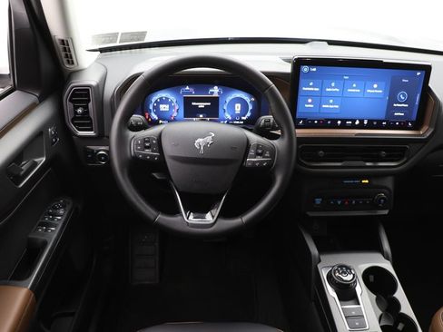 Used 2025 Ford Bronco Sport Outer Banks AWD/4WD image 13