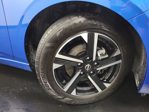 Used 2025 Nissan Sentra SV FWD image 10