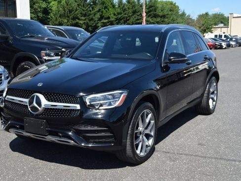 Used 2021 Mercedes-Benz GLC 300 4MATIC w/ AMG Line image 5