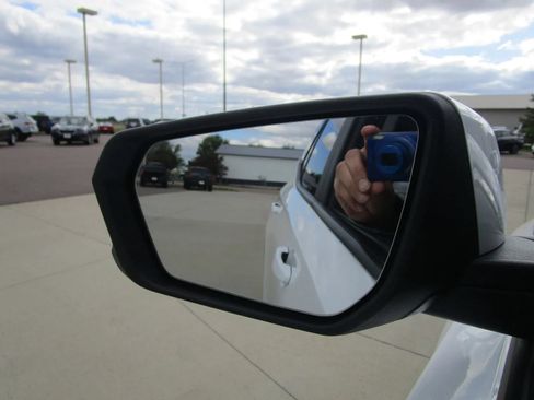 Used 2021 GMC Terrain SLE w/ Driver Convenience Package AWD/4WD image 32