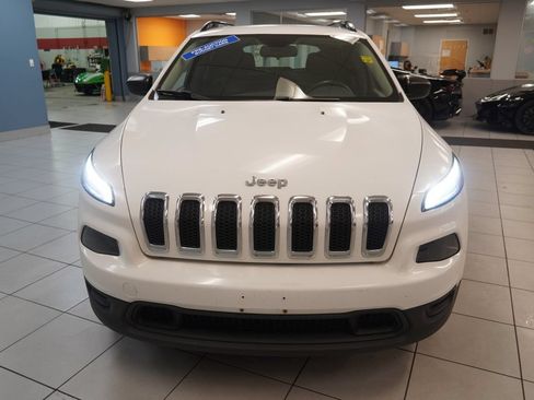 Used 2015 Jeep Cherokee Sport w/ Sport Appearance Group FWD image 14