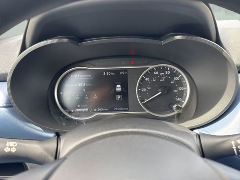 Used 2025 Nissan Versa SV image 20