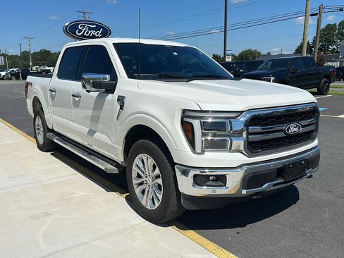 Used 2025 Ford F150 Lariat w/ Equipment Group 501A Mid AWD/4WD image 3
