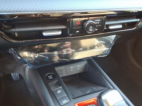 New 2026 Nissan Kicks SR image 12