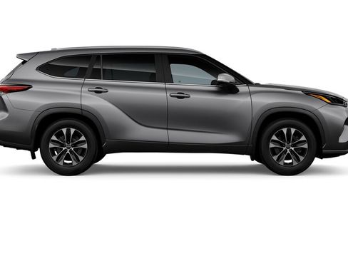 New 2026 Toyota Highlander XLE image 12