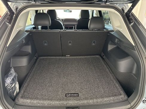 New 2026 Volkswagen Tiguan SE AWD/4WD image 37