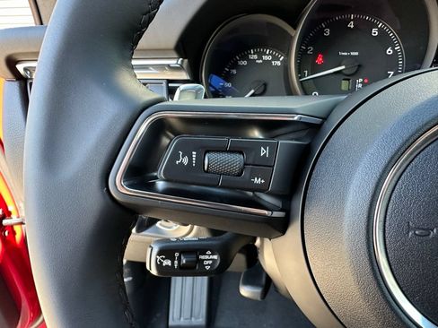 Certified 2026 Porsche Macan AWD/4WD image 17