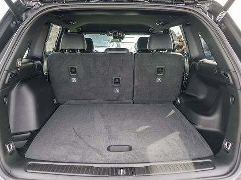 New 2026 Jeep Grand Cherokee Altitude image 11