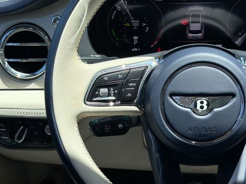 Used 2023 Bentley Bentayga Plug-In Hybrid AWD/4WD image 9