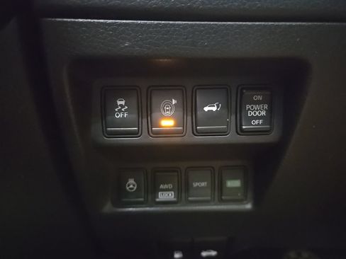 Used 2017 Nissan Rogue SV AWD/4WD image 21