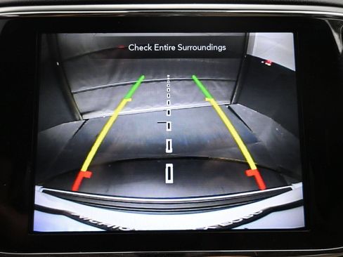 Used 2020 Jeep Grand Cherokee Overland AWD/4WD image 16
