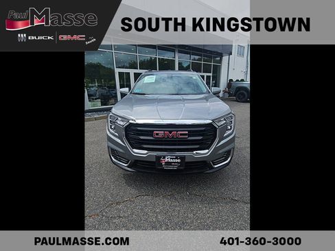 Used 2023 GMC Terrain SLE w/ Driver Convenience Package AWD/4WD image 2