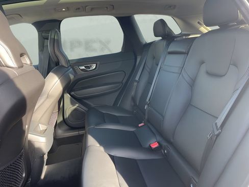 Used 2023 Volvo XC60 B5 Core w/ Protection Package Premier AWD/4WD image 14