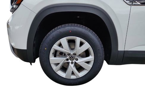 Used 2021 Volkswagen Atlas Cross Sport S image 9