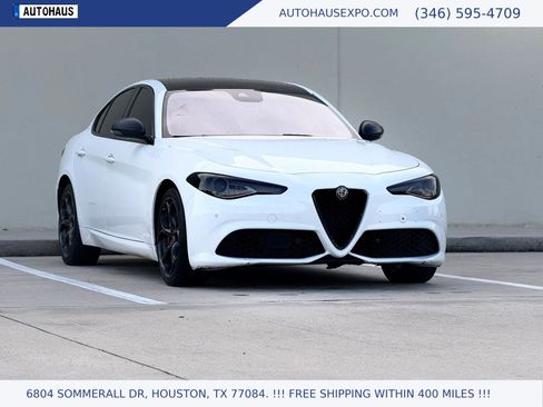 Used 2018 Alfa Romeo Giulia Ti Sport w/ Quick Order Package 22S Sport AWD/4WD image 1