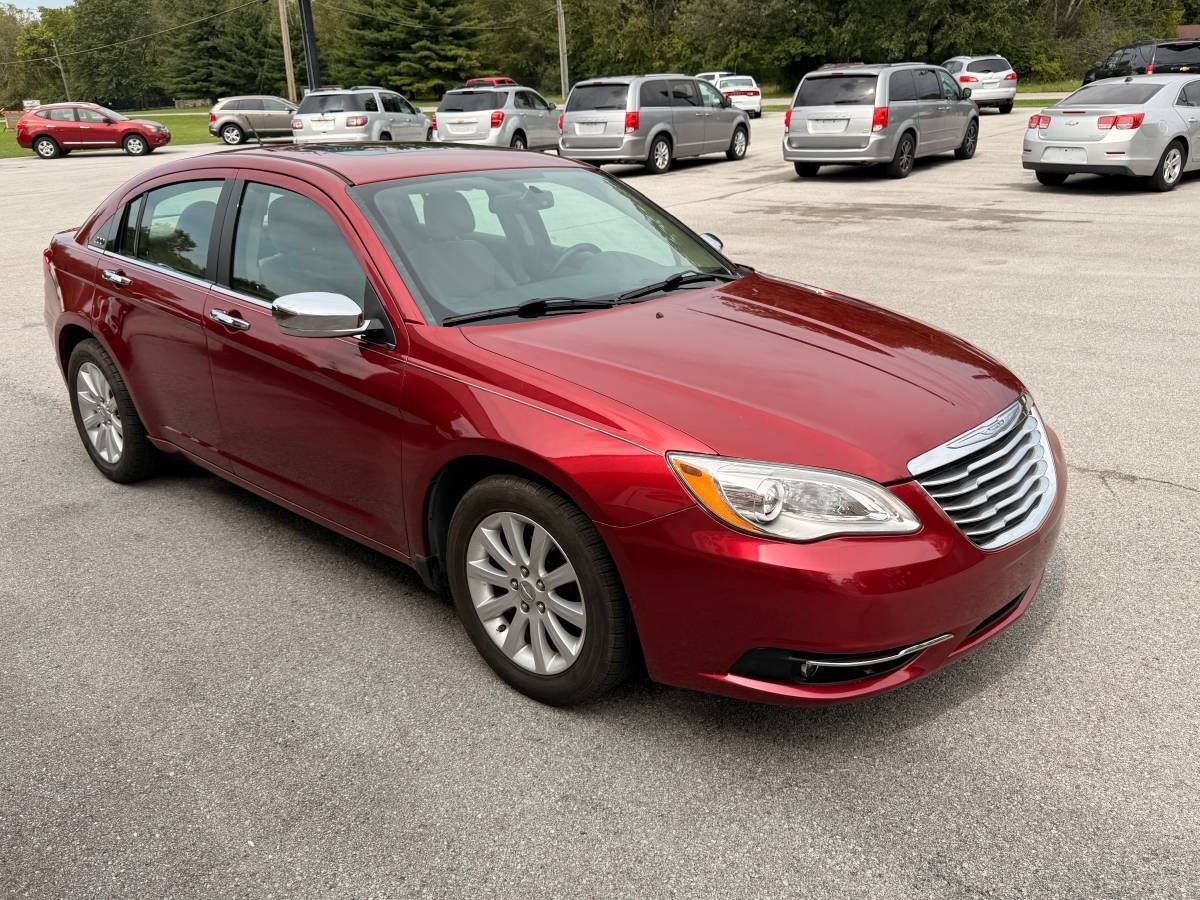 Used 2014 Chrysler 200 Limited w/ Sun/Sound Group FWD image 5