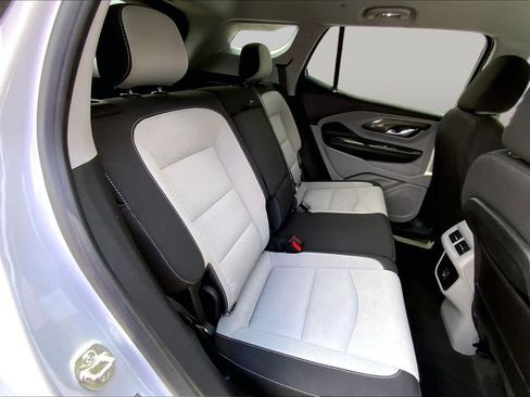 Used 2024 GMC Terrain SLE FWD image 19