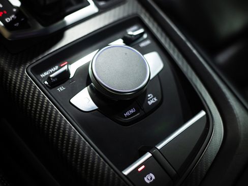 Used 2017 Audi R8 V10 w/ Carbon Exterior Package image 46