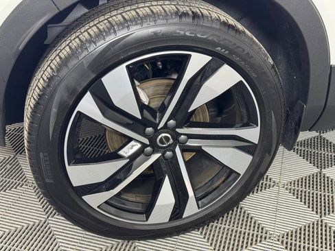 New 2025 Volvo XC40 B5 Plus w/ Climate Package image 6