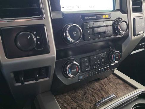 Used 2019 Ford F250 Lariat w/ Lariat Value Package image 15