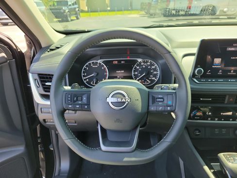 Used 2026 Nissan Rogue SV FWD image 26