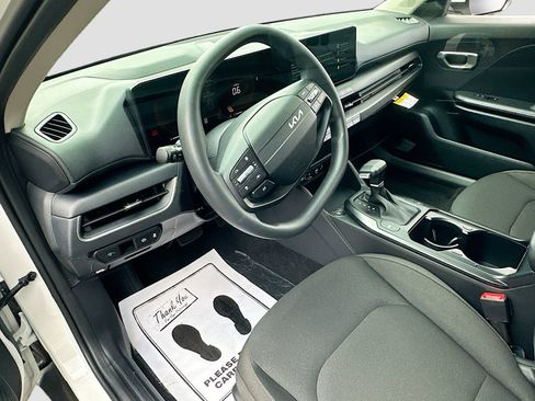 New 2026 Kia K4 FWD image 9