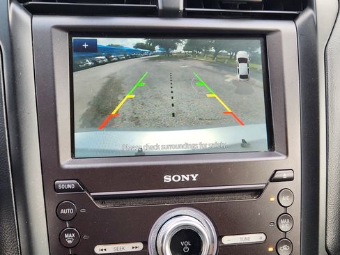 Used 2017 Ford Fusion Energi Titanium FWD image 7