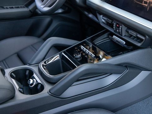 New 2026 Porsche Cayenne Coupe image 53