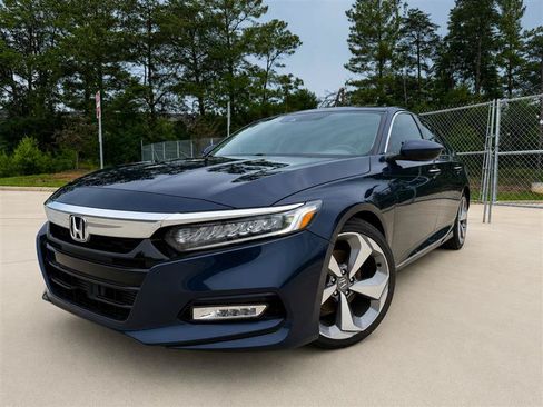 Used 2018 Honda Accord Touring image 1