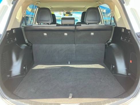 Used 2017 Toyota RAV4 Platinum FWD image 7