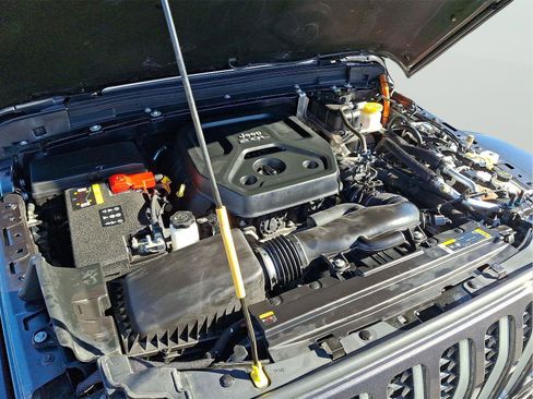 Used 2022 Jeep Wrangler Unlimited Sahara w/ Cold Weather Group image 63