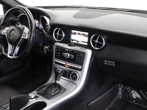 Used 2014 Mercedes-Benz SLK 250 image 19