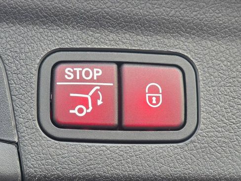 Used 2024 Mercedes-Benz GLE 350 4MATIC w/ AMG Line Interior image 23