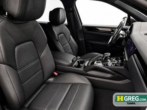 Used 2023 Porsche Cayenne AWD/4WD image 11