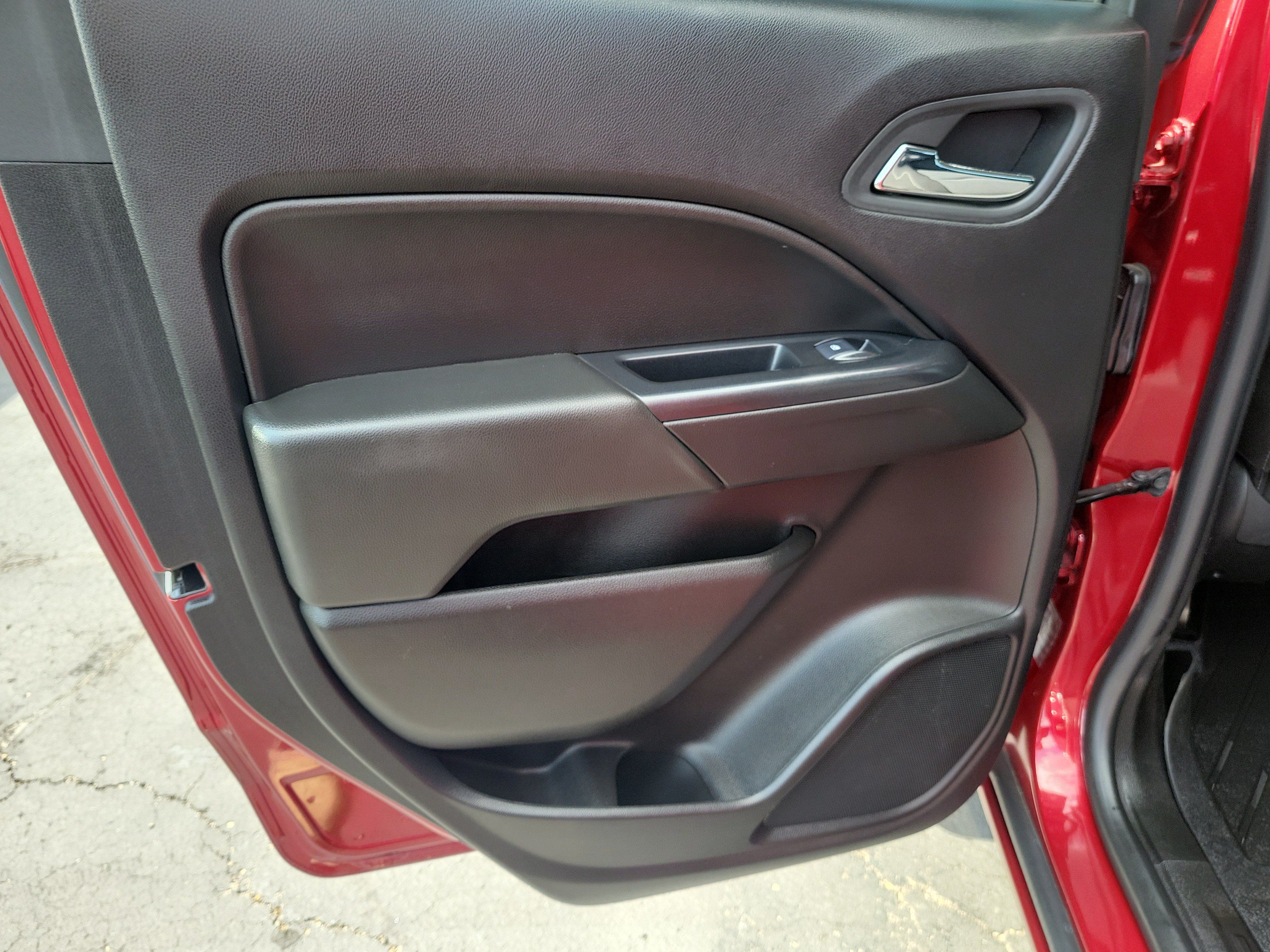 Used 2019 Chevrolet Colorado LT w/ LT Convenience Package AWD/4WD image 13