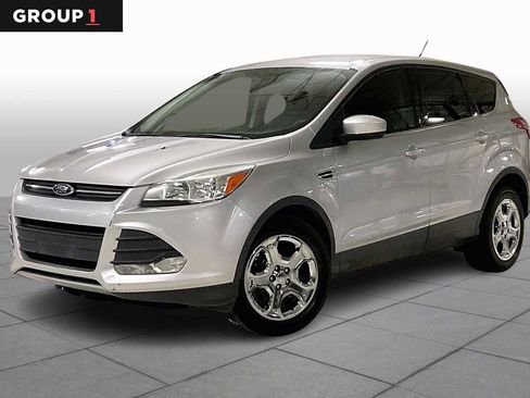 Used 2016 Ford Escape SE image 1