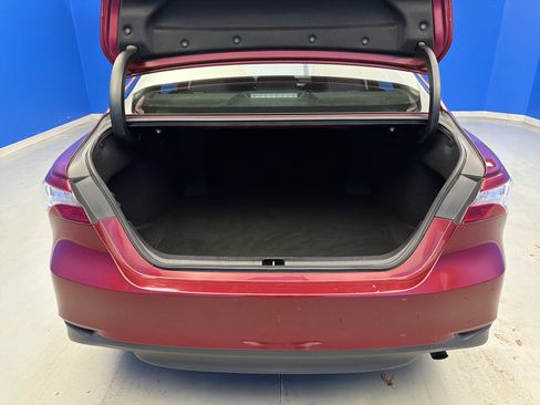 Used 2019 Toyota Camry LE image 27