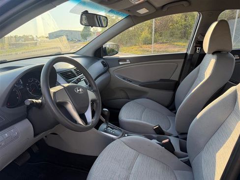 Used 2017 Hyundai Accent SE FWD image 12