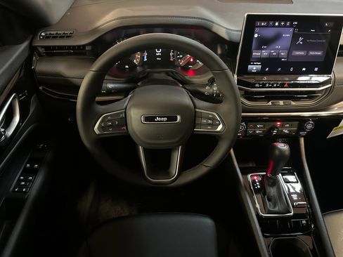 New 2026 Jeep Compass Latitude image 13